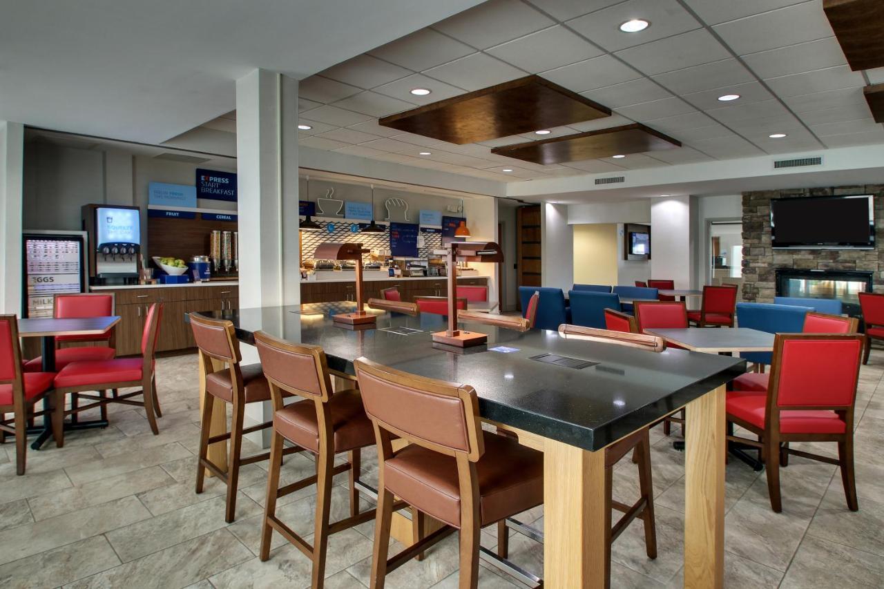 Holiday Inn Express Hotel & Suites Waukegan/Gurnee By Ihg Exterior foto