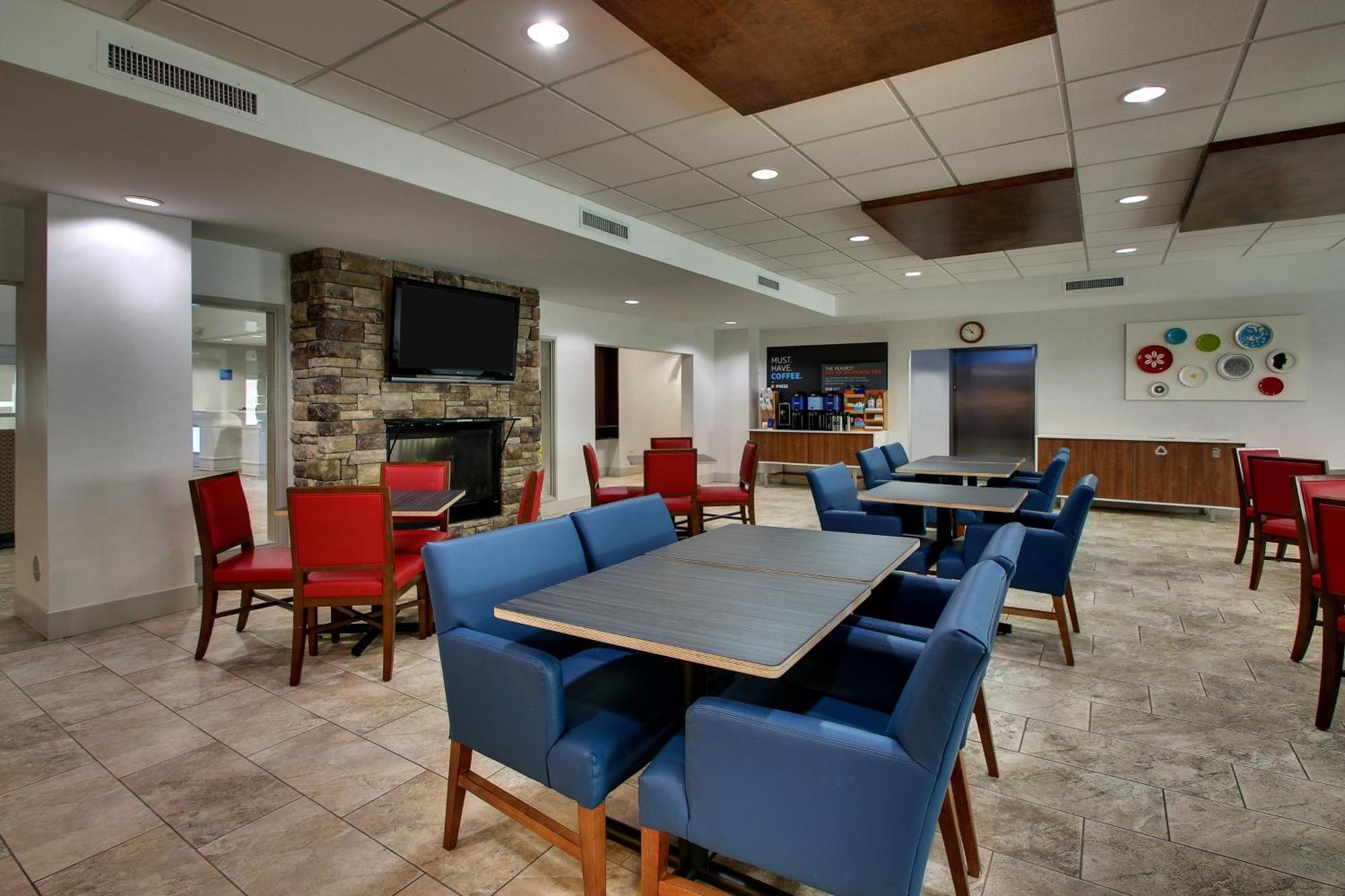 Holiday Inn Express Hotel & Suites Waukegan/Gurnee By Ihg Exterior foto