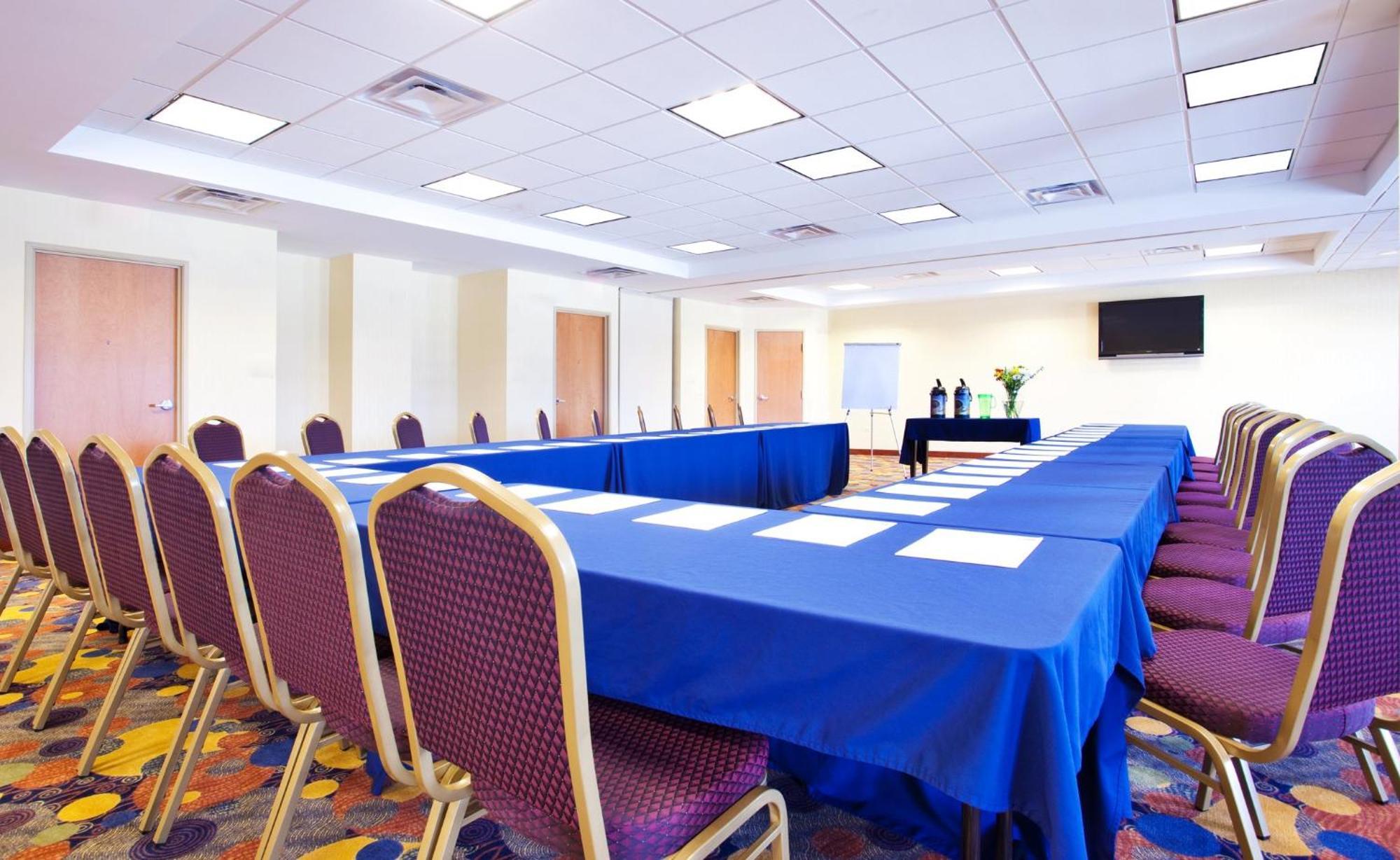 Holiday Inn Express Hotel & Suites Waukegan/Gurnee By Ihg Exterior foto
